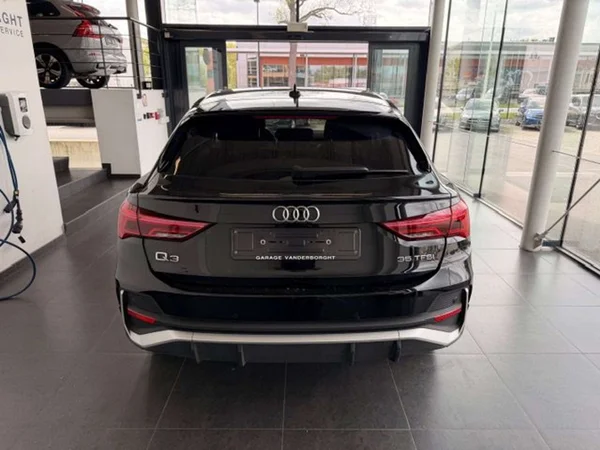 Audi Q3 (2022) — foto 17 van 20