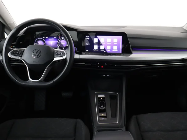 VOLKSWAGEN Golf (2023) — foto 28 van 28