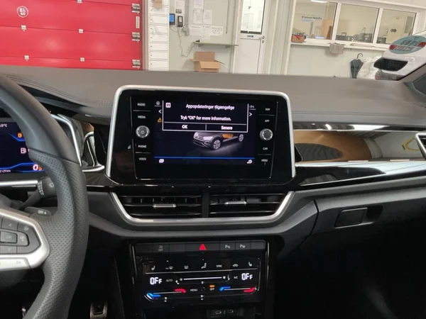 VOLKSWAGEN T-Roc (2024) — foto 5 van 22