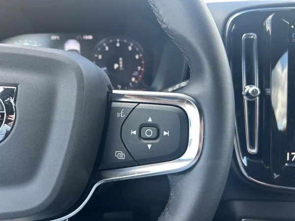 VOLVO XC40 (2024) — foto 17 van 31