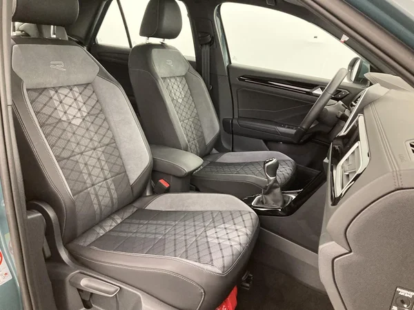 VOLKSWAGEN T-Roc (2025) — foto 28 van 36