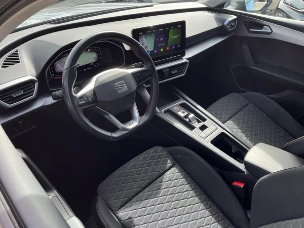 SEAT Leon ST (2023) — foto 2 van 24