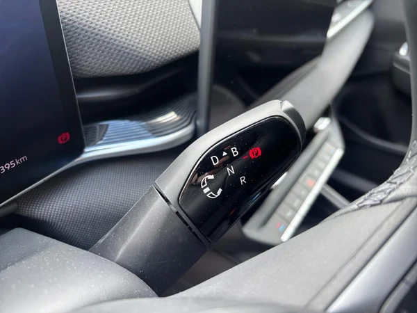 VOLKSWAGEN ID.Polo (2026) — foto 3 van 24