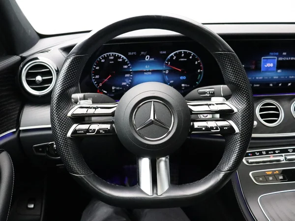 Mercedes-Benz E-Klasse (2022) — foto 10 van 33