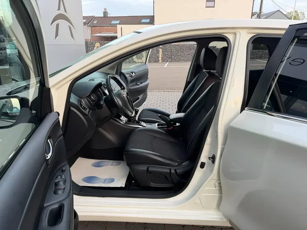 Nissan Pulsar (2017) — foto 18 van 20