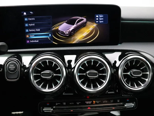 Mercedes-Benz A-Klasse (2023) — foto 15 van 32