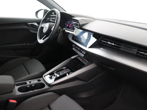 AUDI A3 Sportback (2024) — foto 11 van 17
