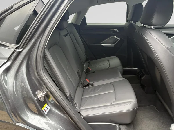 AUDI Q3 Sportback (2024) — foto 11 van 21