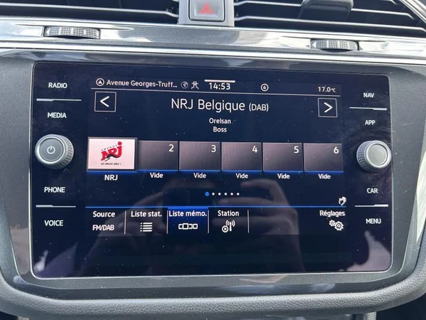 VOLKSWAGEN Tiguan (2022) — foto 17 van 32