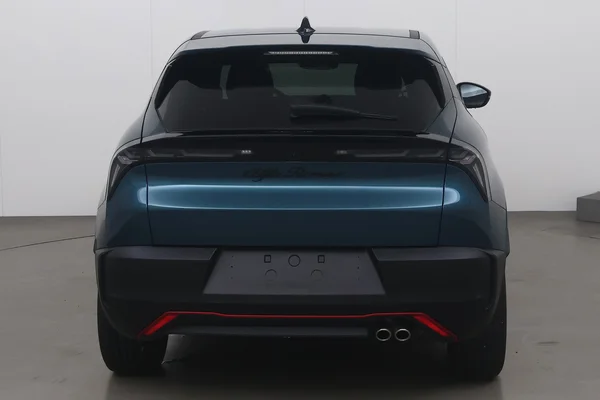Alfa Romeo Junior (2025) — foto 12 van 17