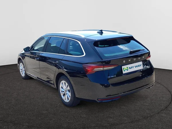SKODA Octavia Combi (2025) — foto 12 van 23