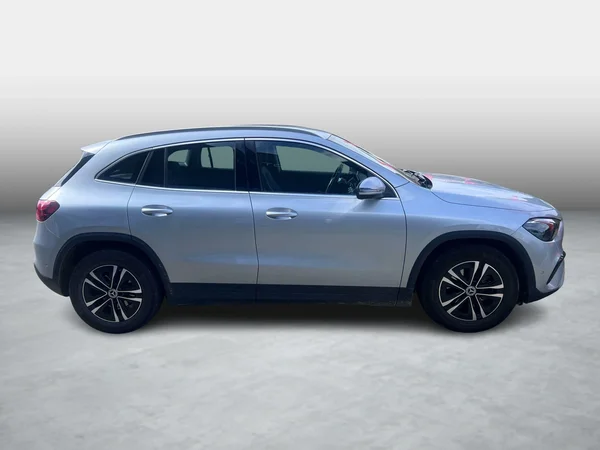 Mercedes-Benz GLA (2025) — foto 14 van 17