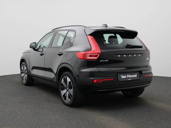 Volvo XC40 (2023) — foto 12 van 39
