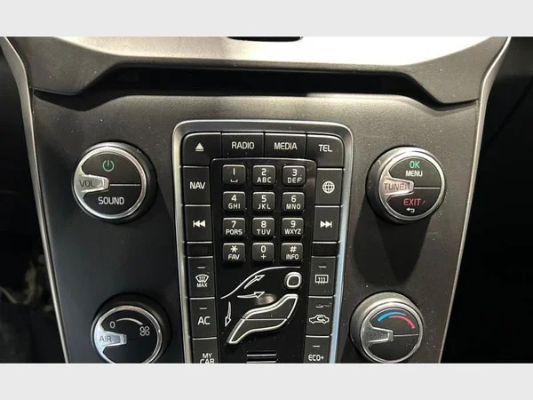 Volvo V40 (2019) — foto 11 van 29