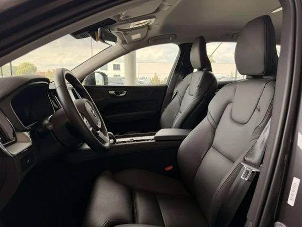 Volvo XC60 (2025) — foto 2 van 22