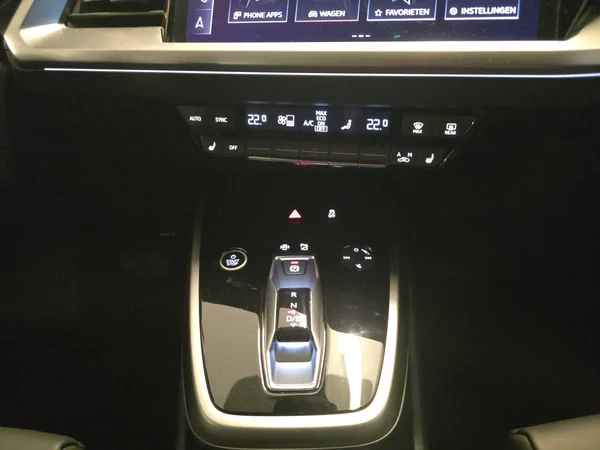 AUDI Q4 e-tron (2025) — foto 24 van 24