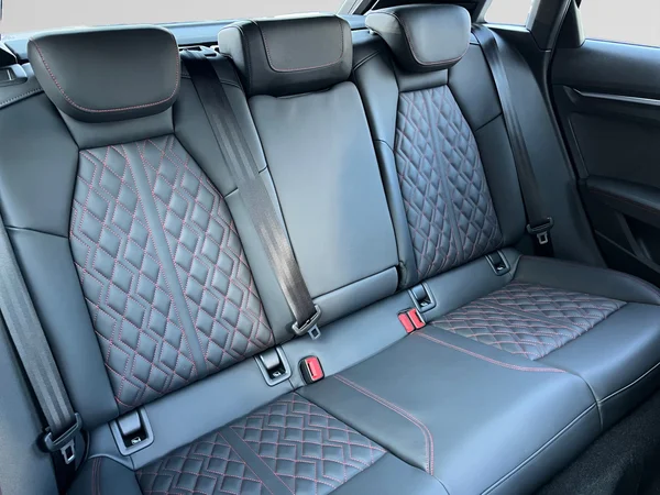 AUDI A3 Sportback (2025) — foto 2 van 24