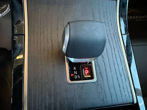 Land Rover Range Rover Velar (2026) — foto 8 van 22