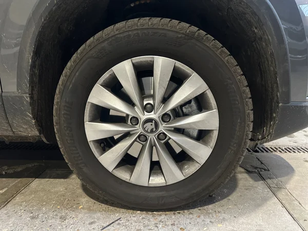SKODA Karoq (2025) — foto 15 van 23