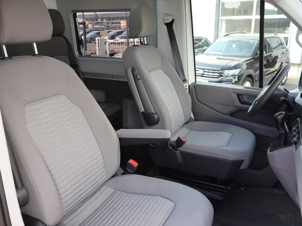 VOLKSWAGEN Crafter 35 Fourgon Mwb Hr Dsl (2020) — foto 2 van 23