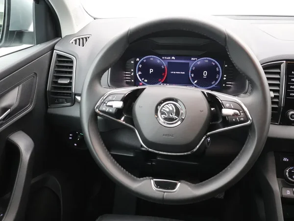 Škoda Karoq (2023) — foto 6 van 30