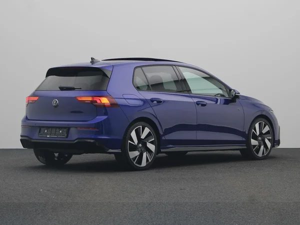 VOLKSWAGEN Golf VIII (2024) — foto 12 van 20