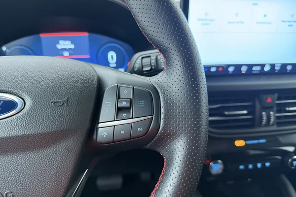 Ford Kuga FHEV (2025) — foto 7 van 22