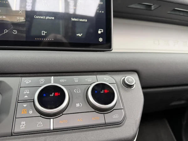 Land Rover Defender (2022) — foto 11 van 31
