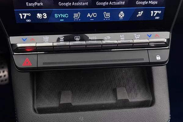 Renault E-Scenic E-Tech (2025) — foto 9 van 34