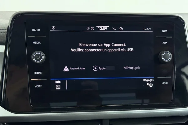 Volkswagen T-Roc (2022) — foto 30 van 30