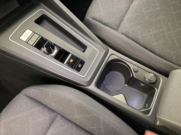 VOLKSWAGEN Golf VIII (2021) — foto 28 van 36