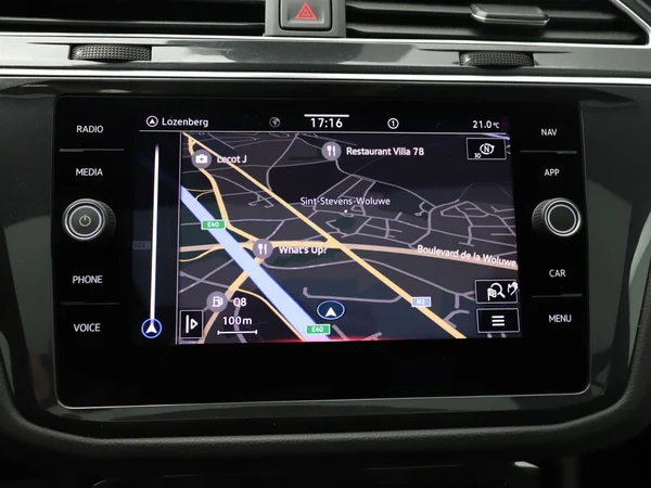 VOLKSWAGEN Tiguan (2021) — foto 11 van 21