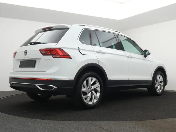 VOLKSWAGEN Tiguan eHybrid (PHEV) (2022) — foto 12 van 25