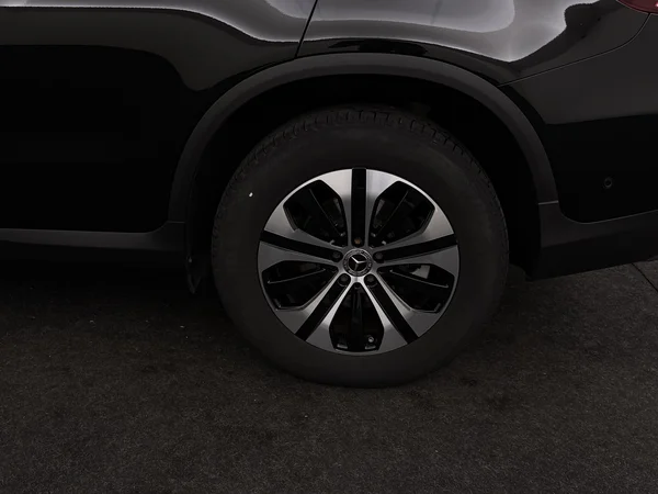 MERCEDES GLC 300 (2021) — foto 7 van 32