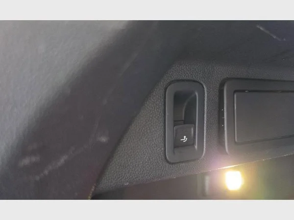 VOLKSWAGEN Tiguan (2021) — foto 26 van 34