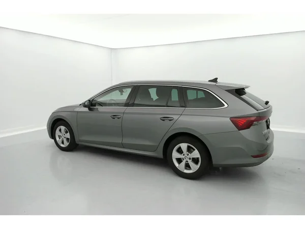 SKODA Octavia Combi Dsl (2022) — foto 5 van 36