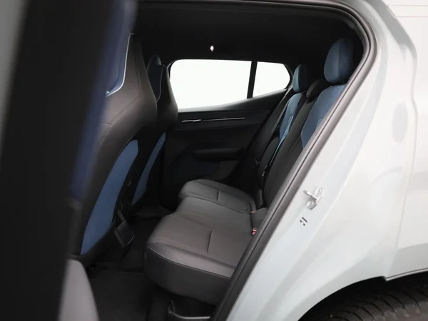 Volvo EX30 (2024) — foto 2 van 40