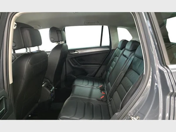Volkswagen Tiguan (2021) — foto 3 van 30