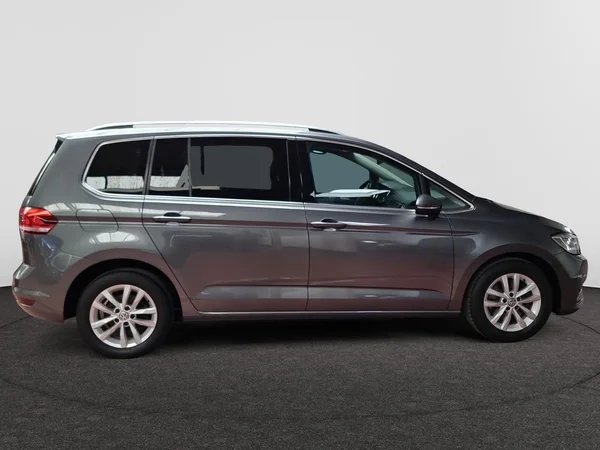 VOLKSWAGEN Touran (2019) — foto 20 van 23