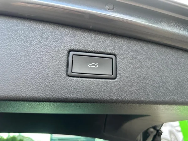 VOLKSWAGEN Tiguan (2022) — foto 13 van 21