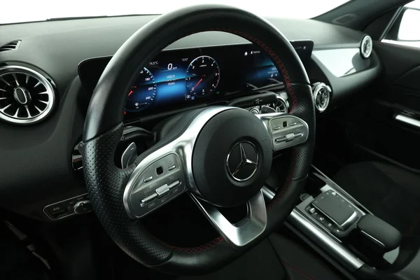 Mercedes-Benz GLA-Klasse (2023) — foto 2 van 16