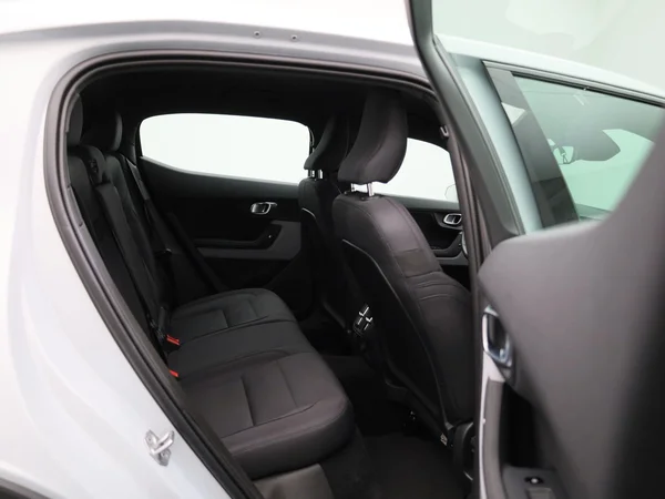 Polestar 2 (2022) — foto 36 van 49