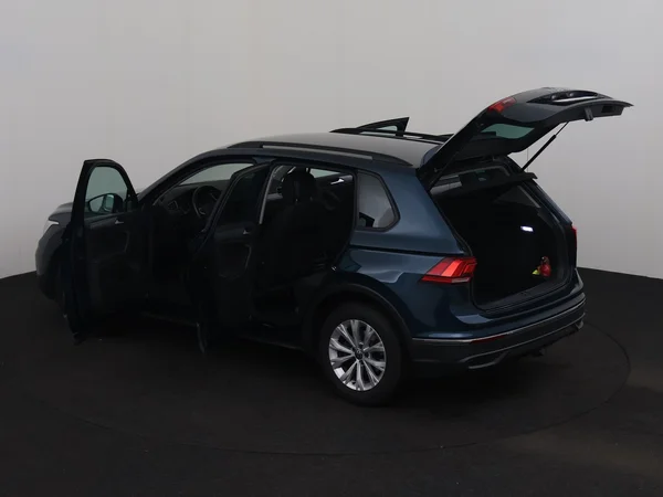 VOLKSWAGEN Tiguan (2022) — foto 27 van 28