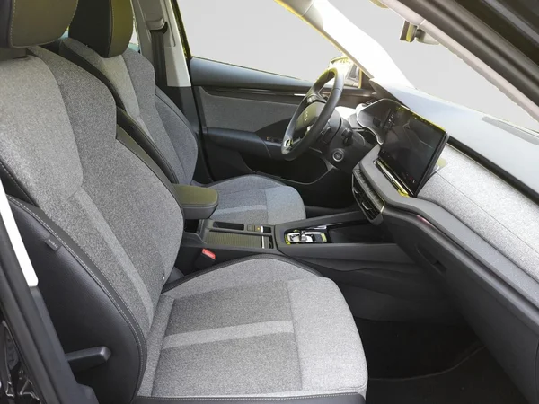 SKODA Octavia Combi (2025) — foto 17 van 23