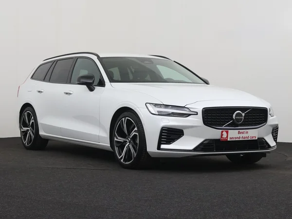VOLVO V60 (2024) — foto 27 van 32