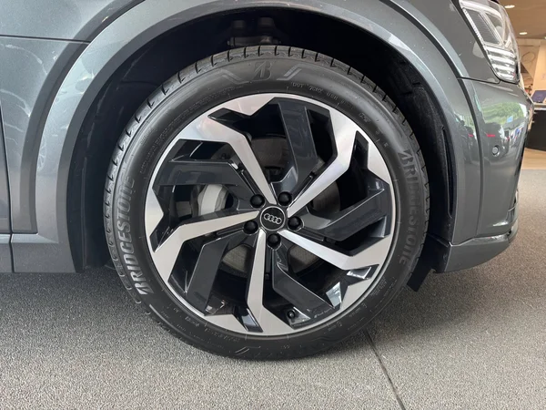 AUDI Q8 e-tron (2026) — foto 19 van 20
