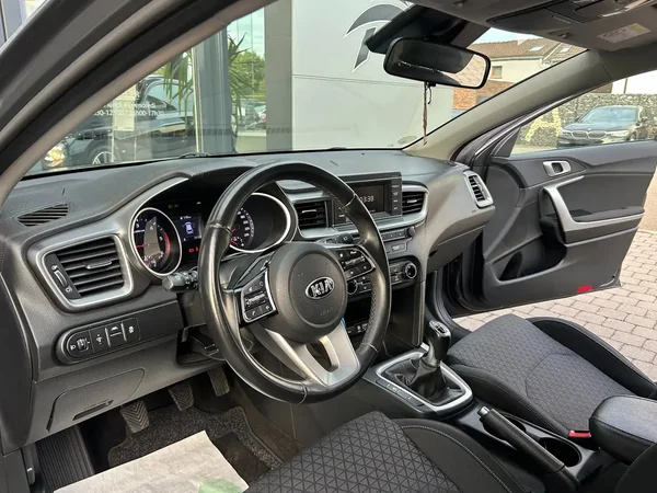 Kia Ceed (2019) — foto 16 van 17