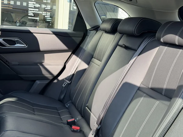 Land Rover Range Rover Velar (2022) — foto 4 van 28