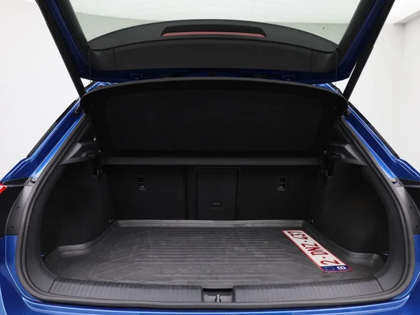 Volkswagen T-Roc (2023) — foto 8 van 48