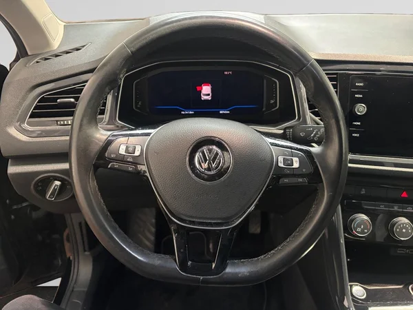 VOLKSWAGEN T-Roc (2018) — foto 4 van 24